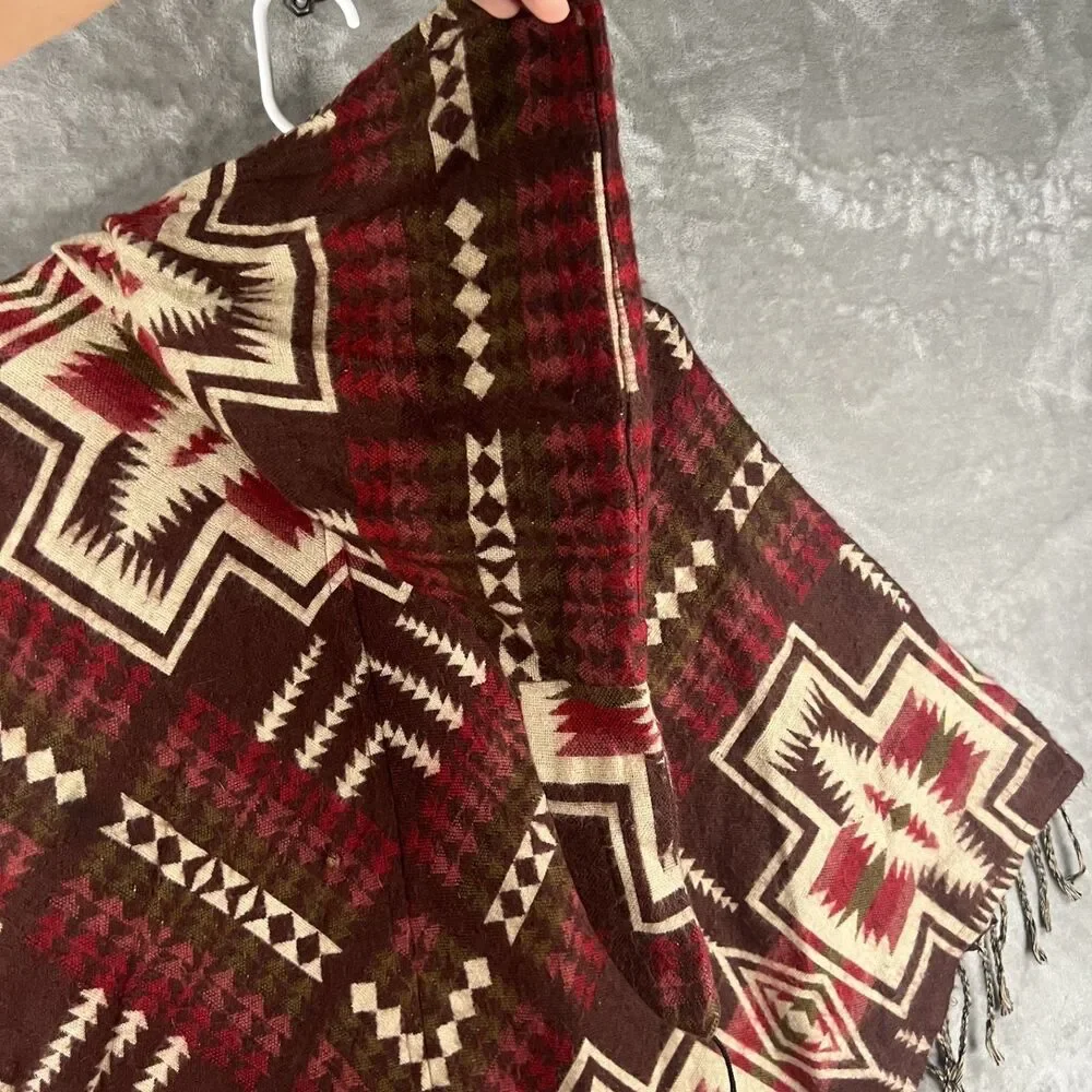 Women’s Aztec Print Hooded Poncho Brown Red Fringe Front Pocket Western One Size